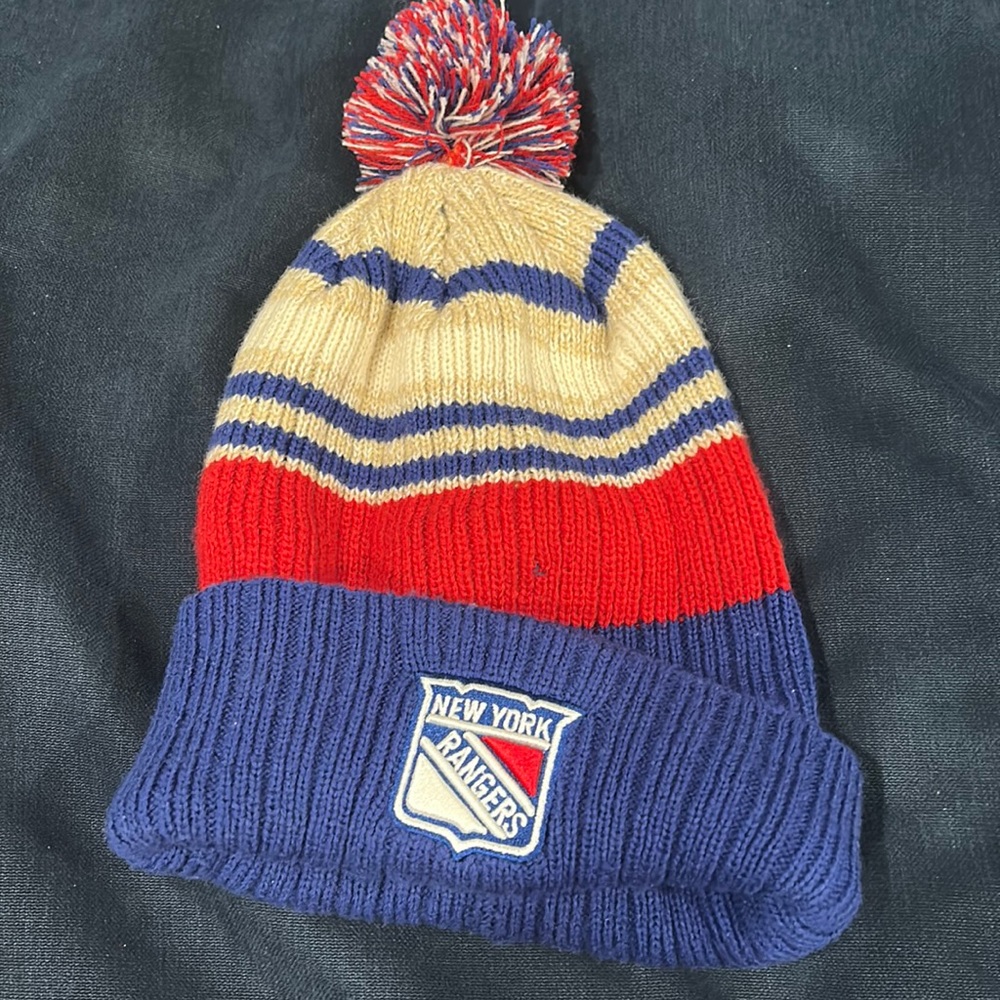 rangers beanie !! fits all sizes and is clean just washed this morning